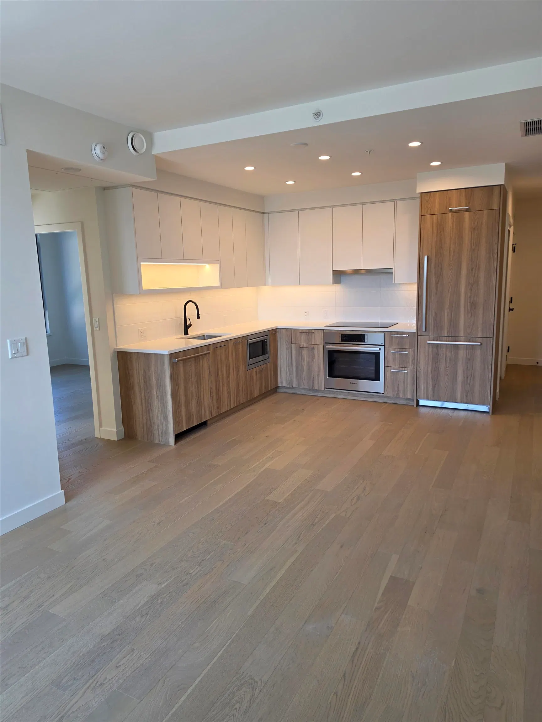 Photo 2 of 7 at #209 – 8398 Oak Street