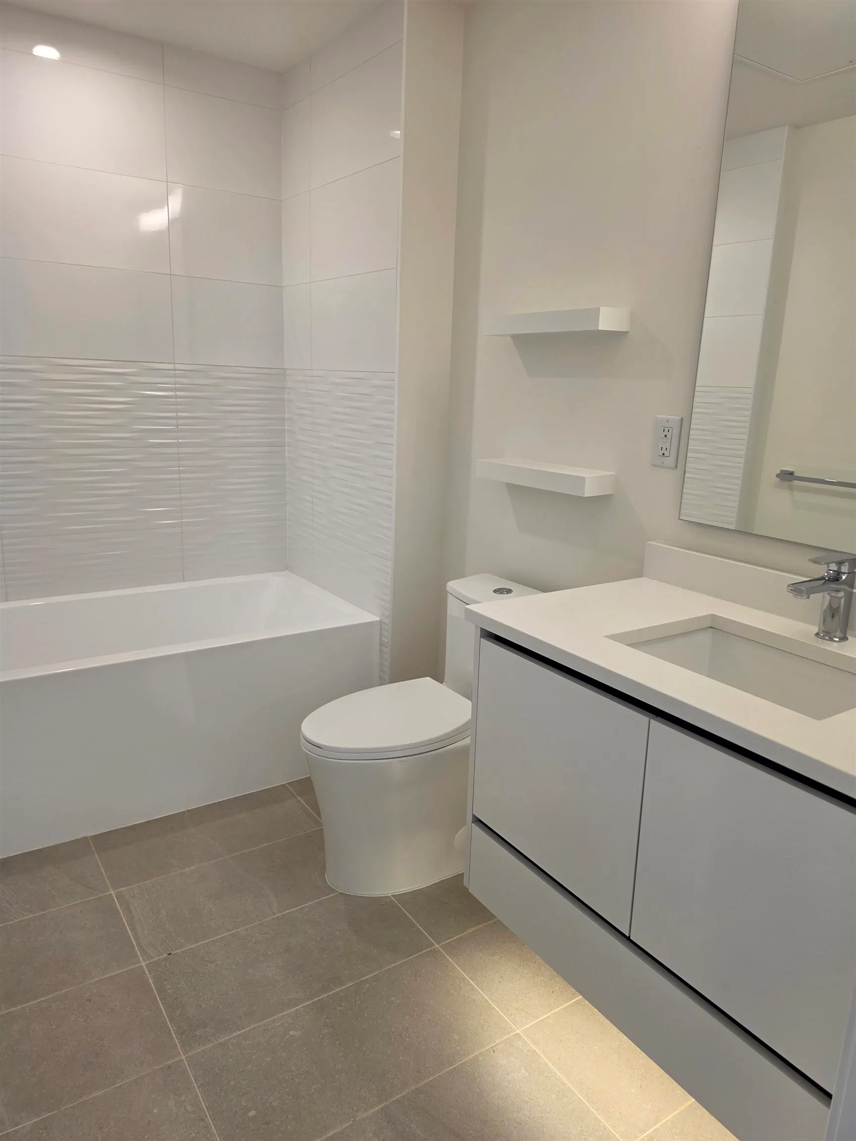 Photo 4 of 7 at #209 – 8398 Oak Street