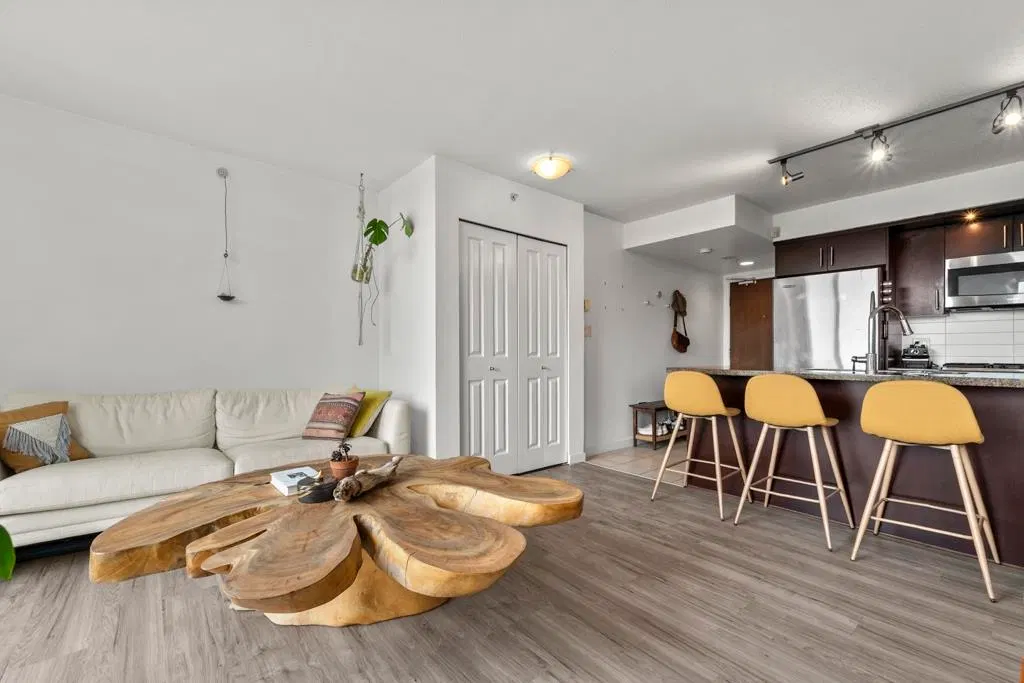Photo 2 of 23 at #1003 – 1650 W 7th Avenue