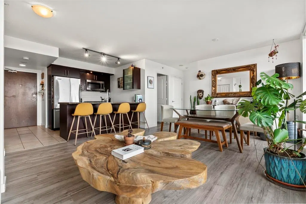 Photo 3 of 23 at #1003 – 1650 W 7th Avenue