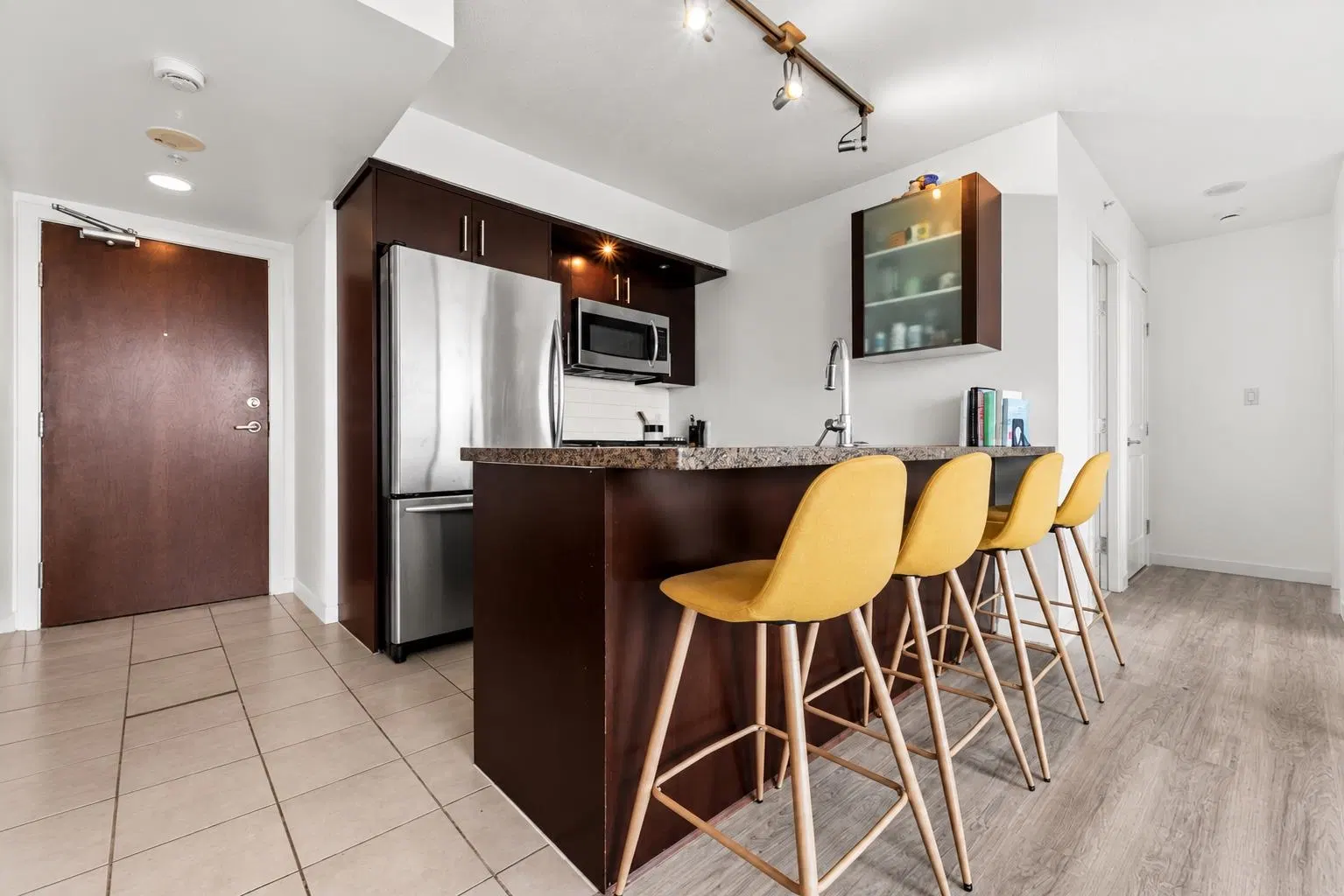 Photo 5 of 23 at #1003 – 1650 W 7th Avenue