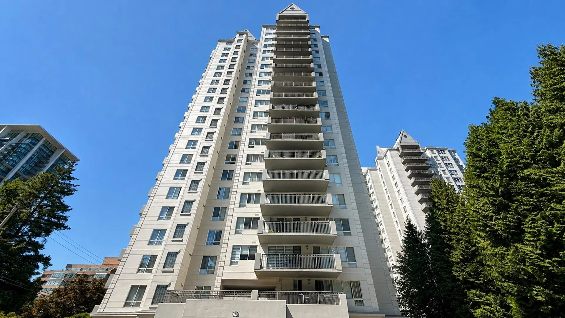 Photo 2 of 15 at #1101 – 551 Austin Avenue