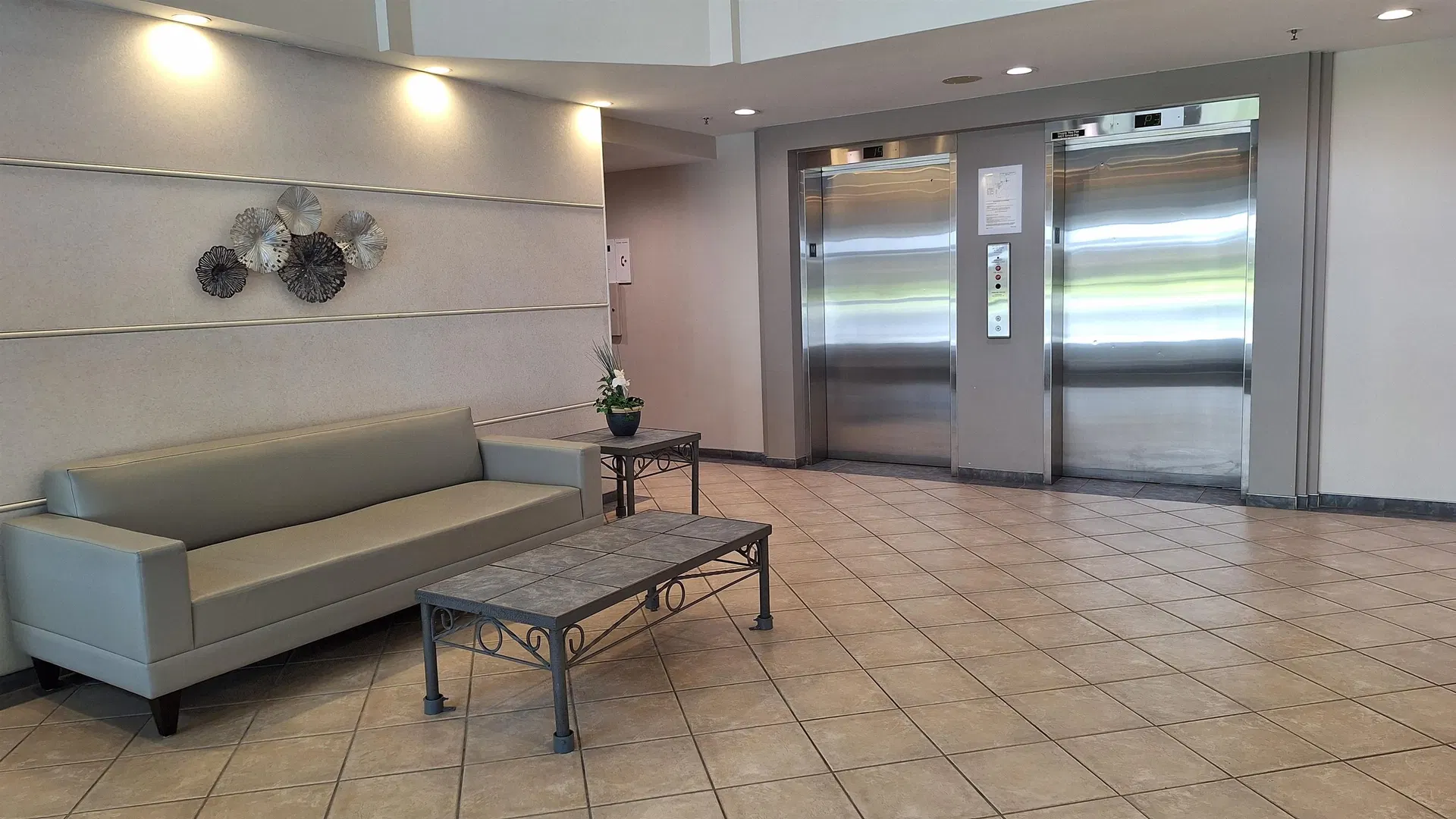 Photo 4 of 15 at #1101 – 551 Austin Avenue