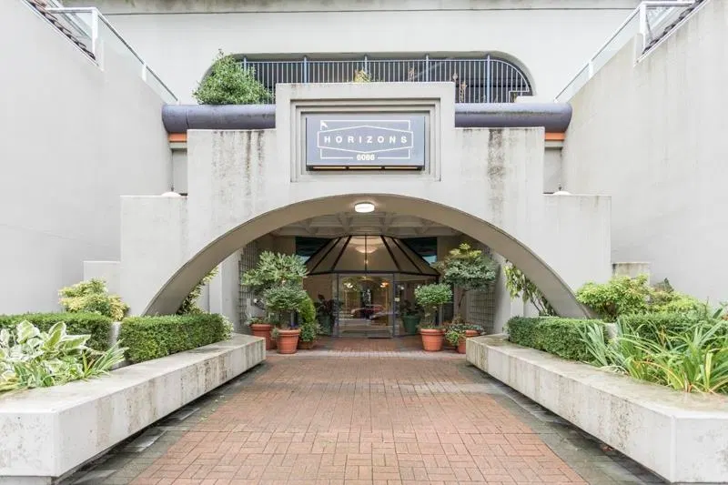 Photo 2 of 37 at #909 – 6088 Minoru Boulevard