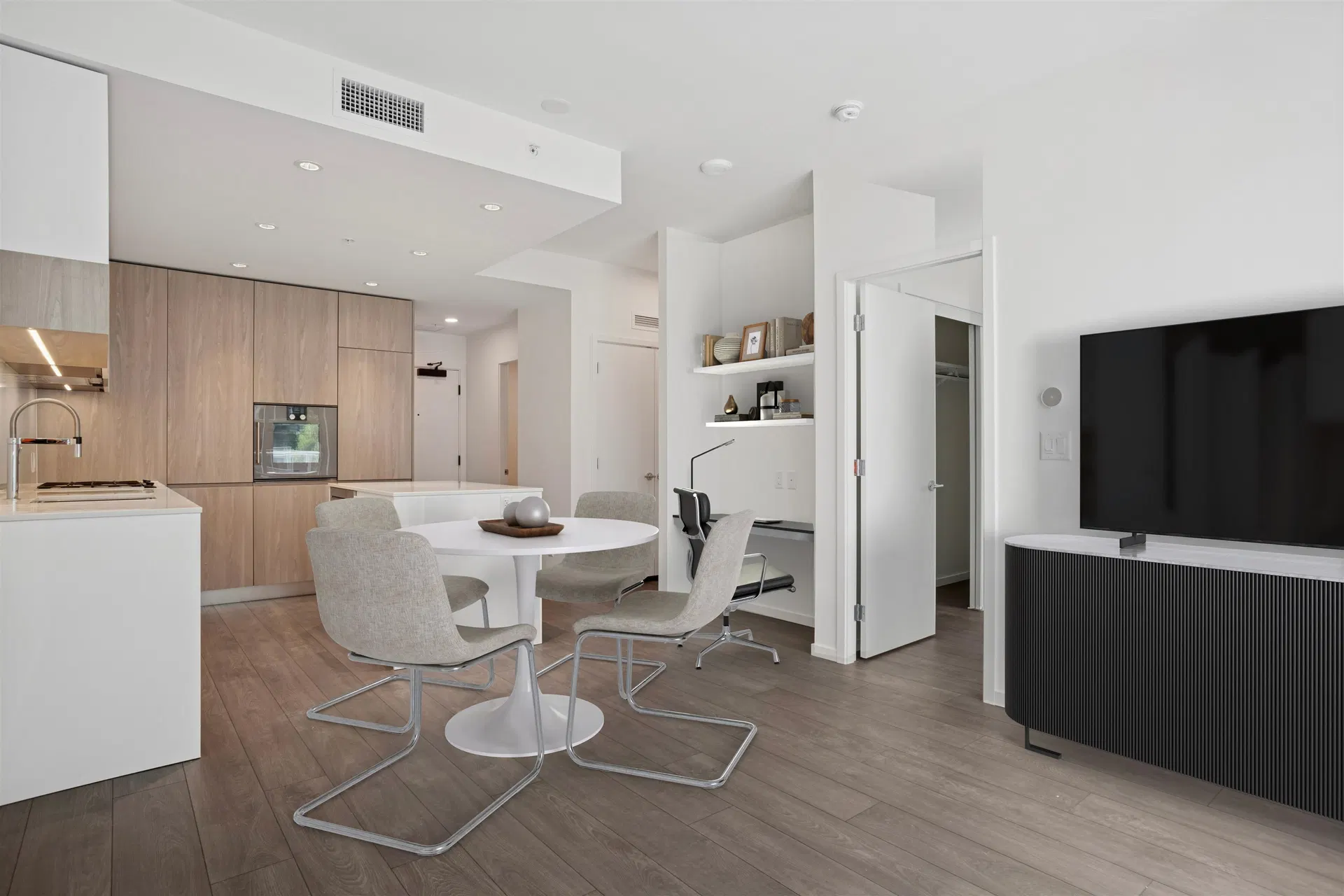 Photo 3 of 40 at #444 – 6500 Minoru Boulevard