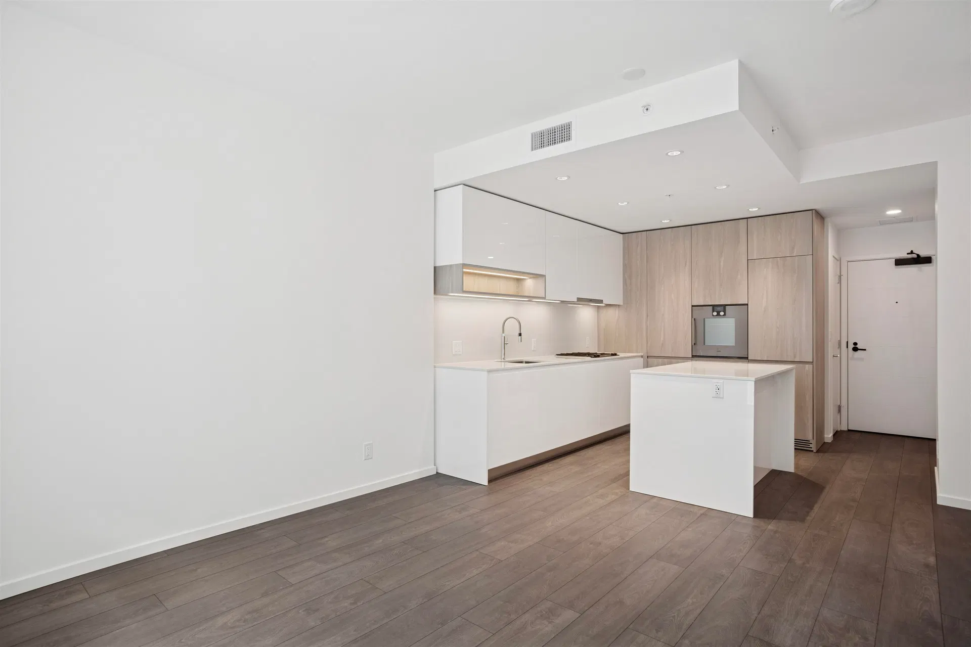 Photo 5 of 40 at #444 – 6500 Minoru Boulevard