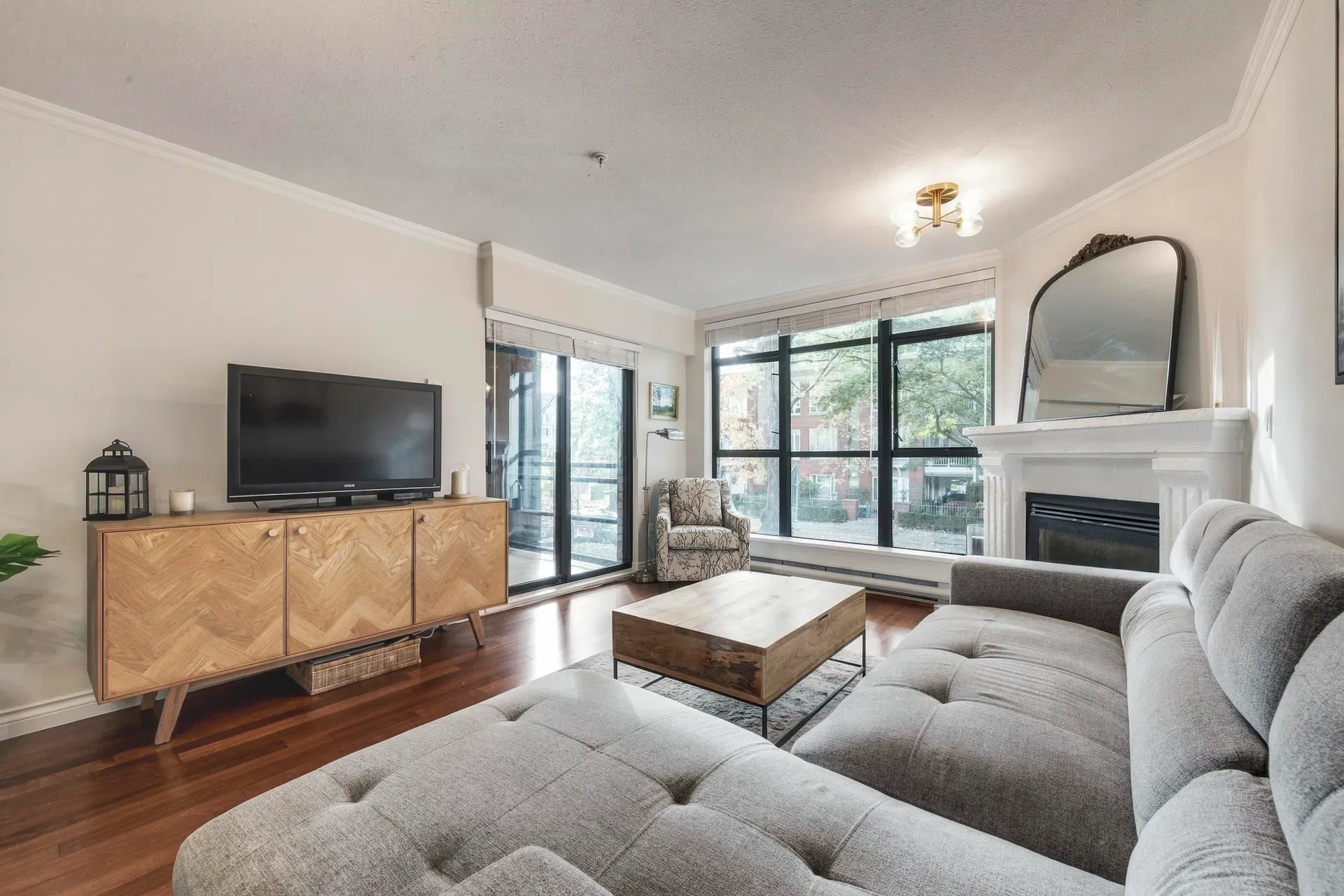 Photo 2 of 32 at #210 – 2181 W 10th Avenue