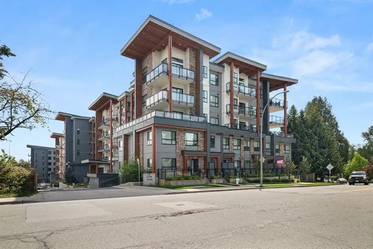 #416 – 6950 Nicholson Road