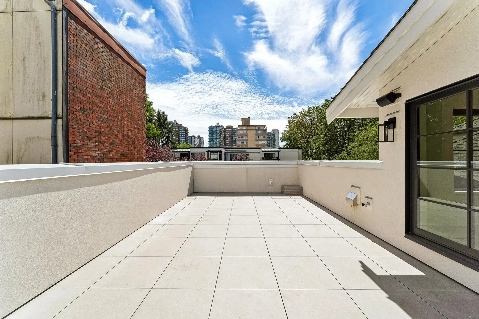 Photo 4 of 40 at 1683 Nelson Street