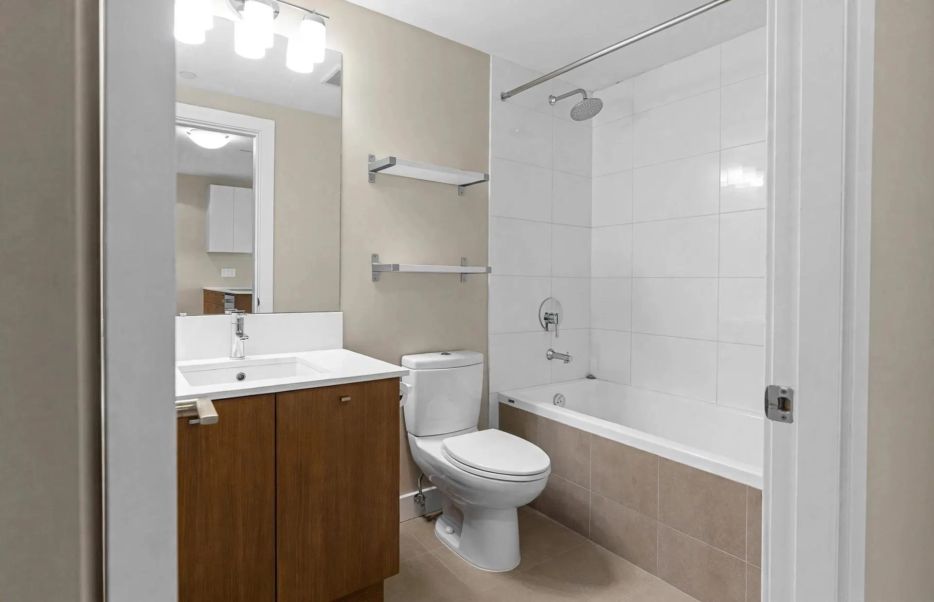 Photo 5 of 29 at #610 – 6951 Elmbridge Way