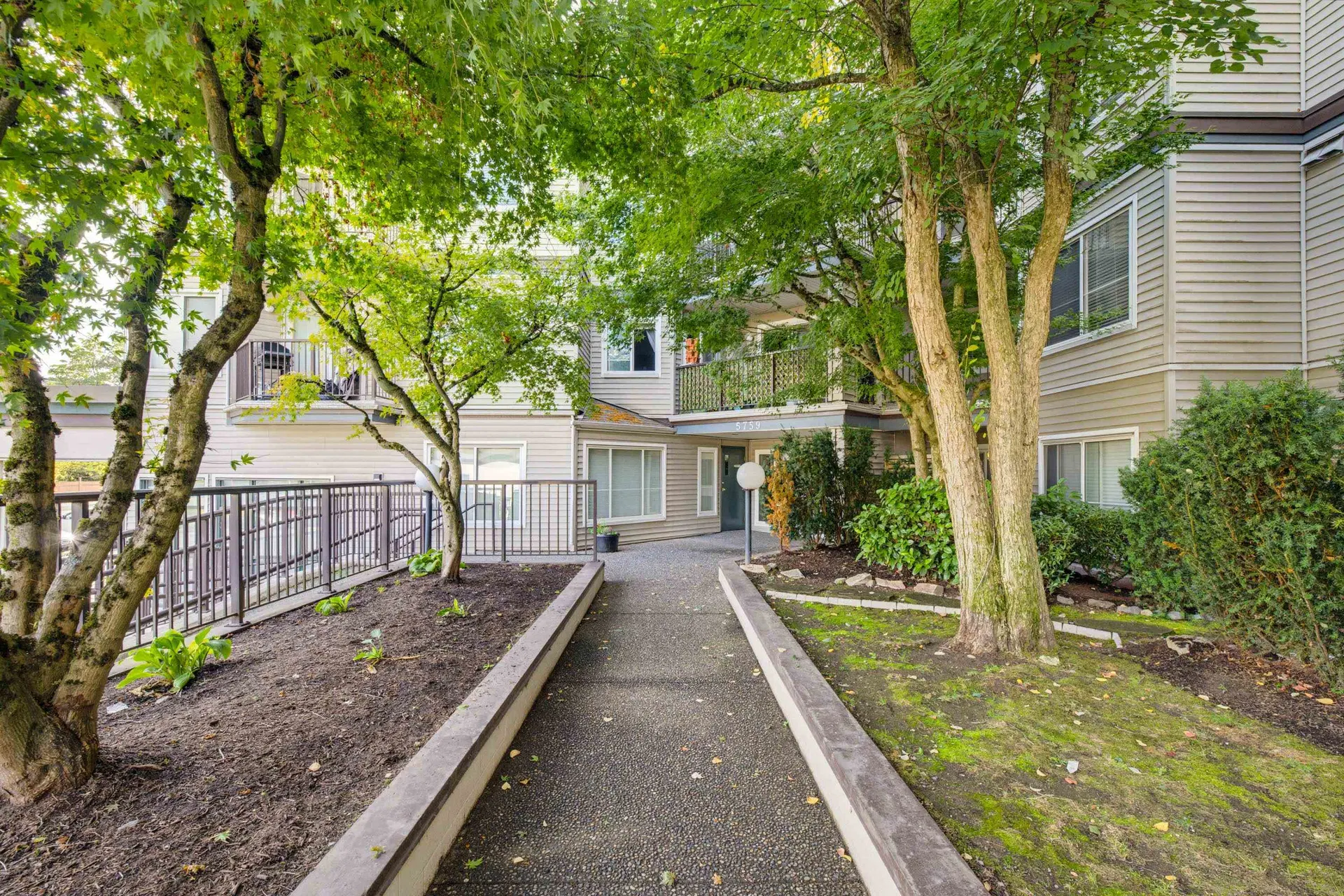 Photo 3 of 29 at #302 – 5759 Glover Road