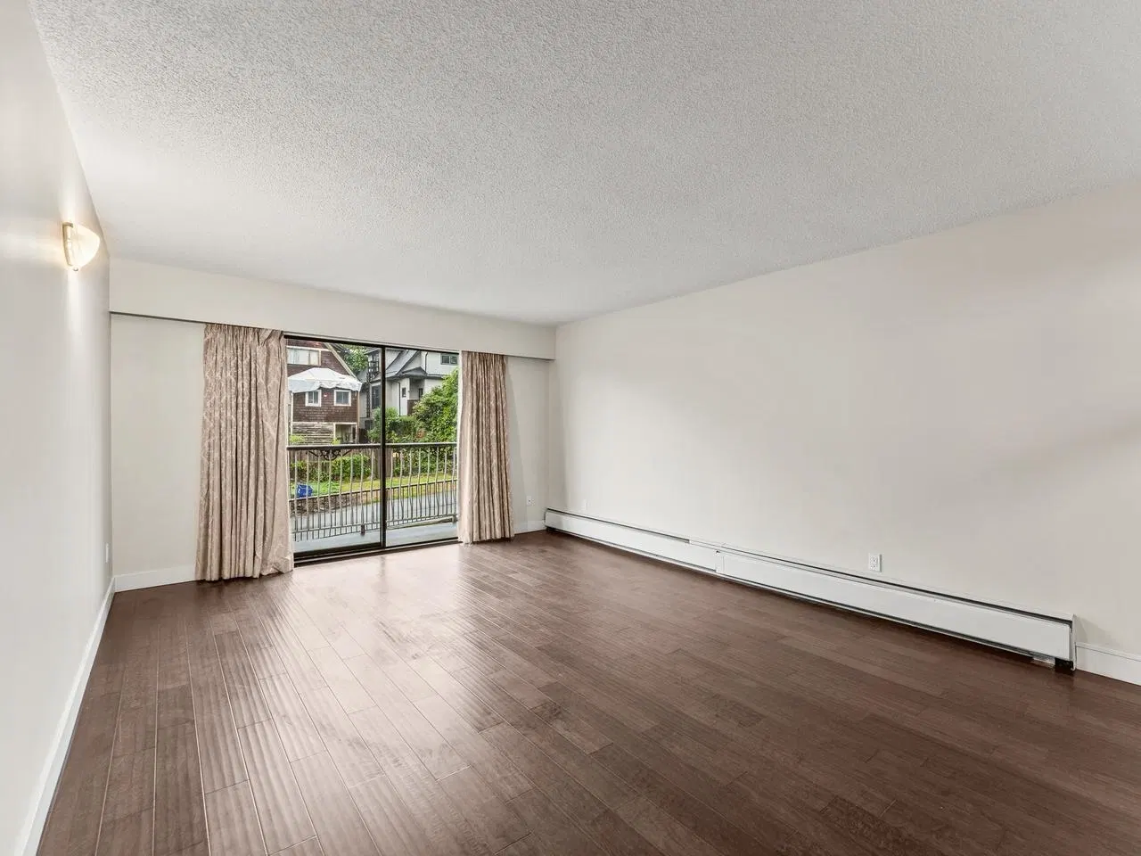 Photo 3 of 25 at #203 – 1611 E 3rd Avenue