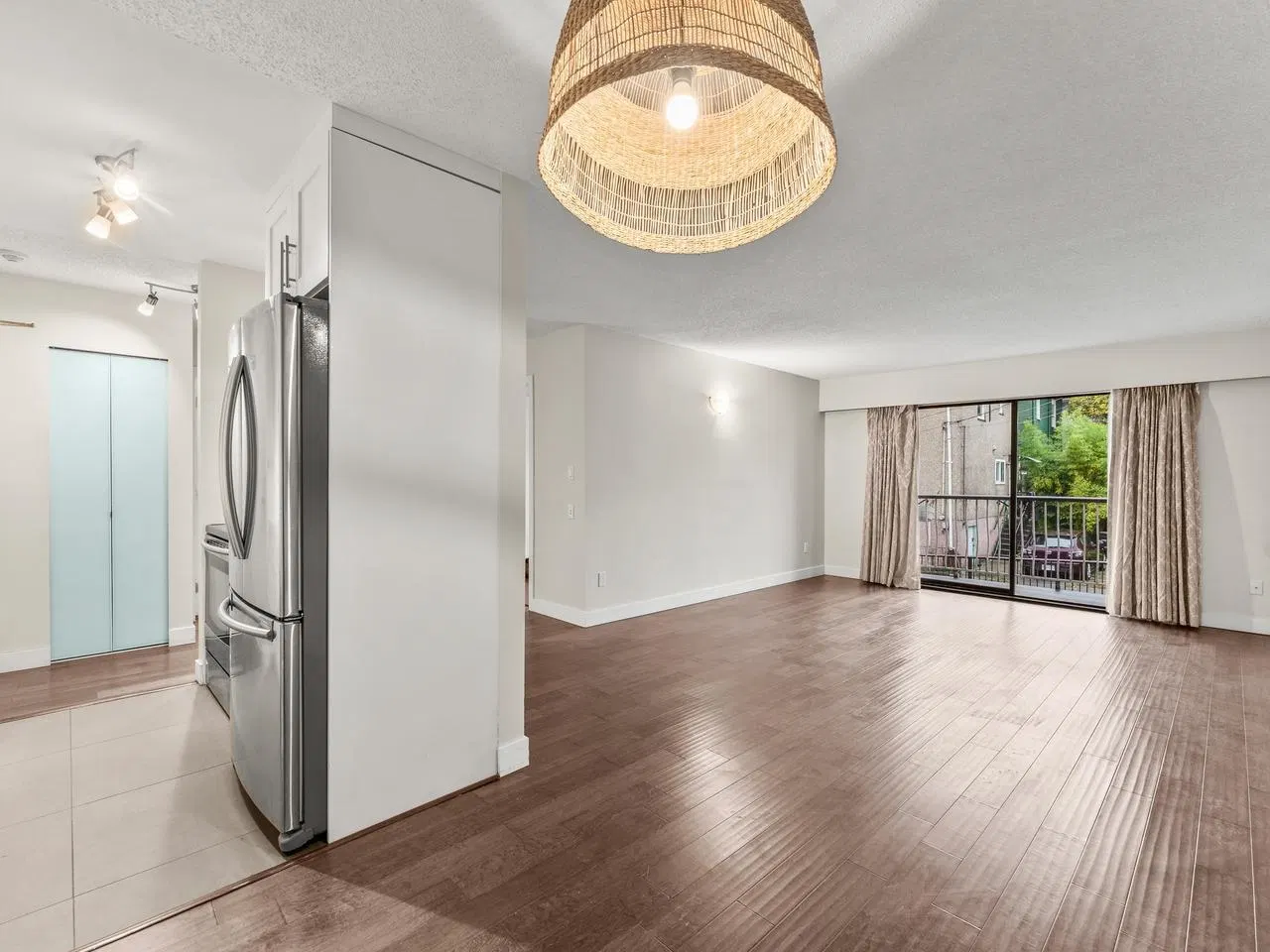 Photo 4 of 25 at #203 – 1611 E 3rd Avenue