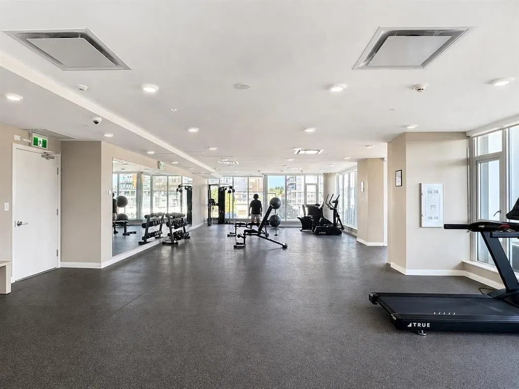 Photo 4 of 10 at #1702 – 9675 King George Boulevard