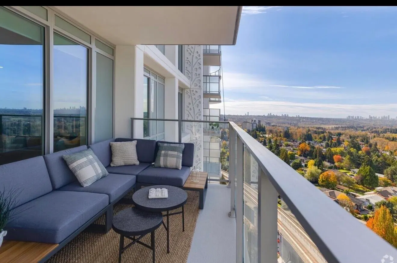 Photo 5 of 10 at #1702 – 9675 King George Boulevard