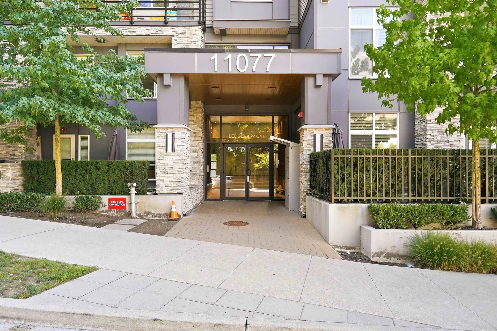 Photo 4 of 33 at #302 – 11077 Ravine Road