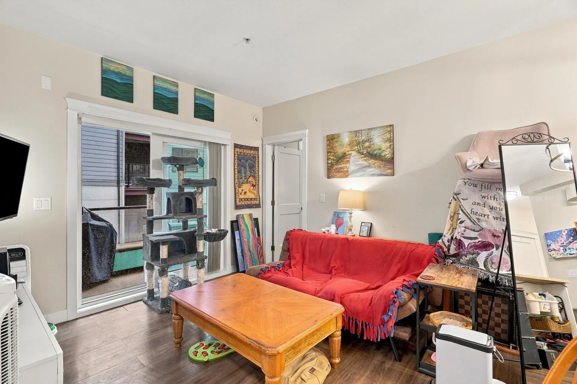 Photo 5 of 33 at #302 – 11077 Ravine Road