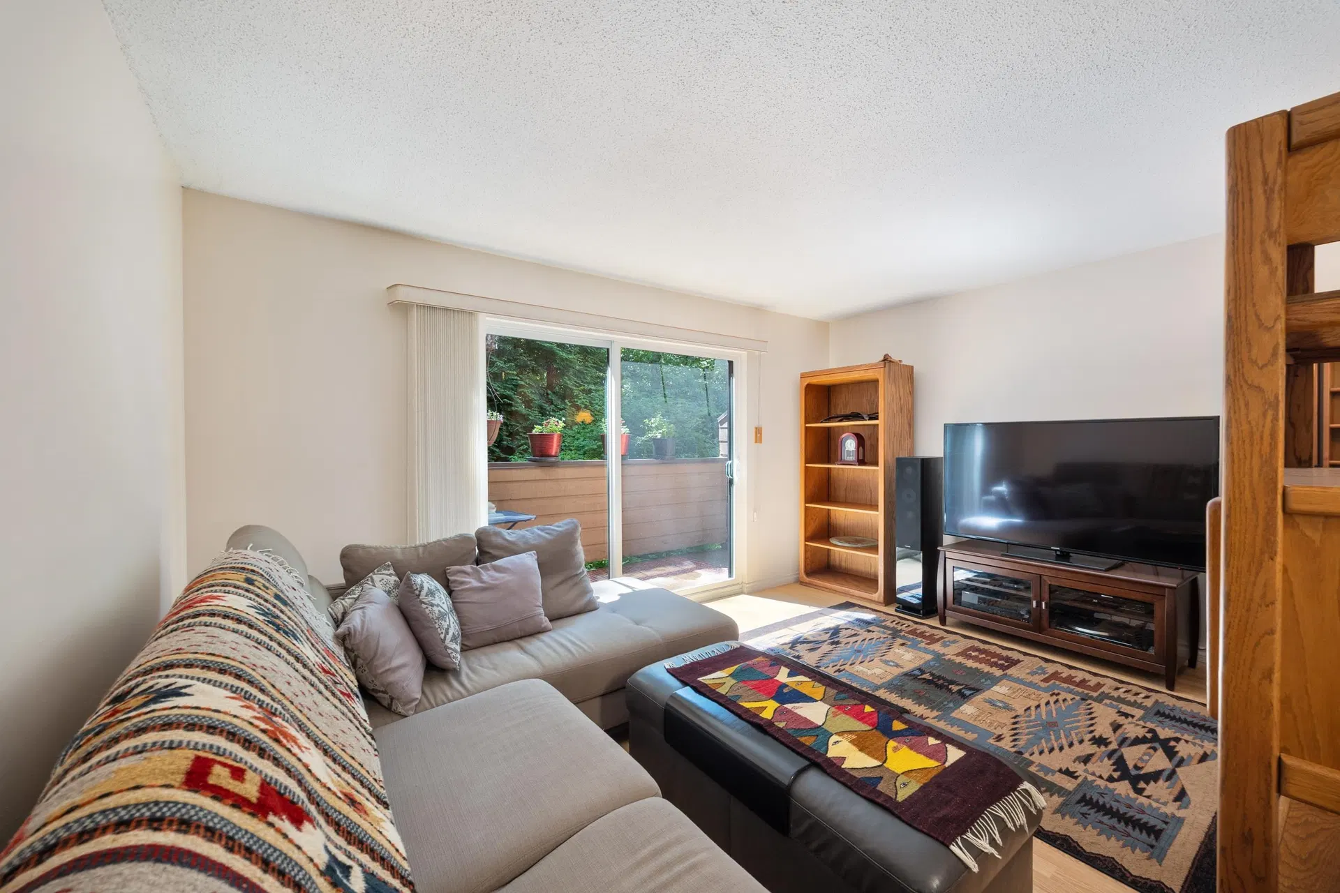 Photo 3 of 40 at 4384 Garden Grove Drive