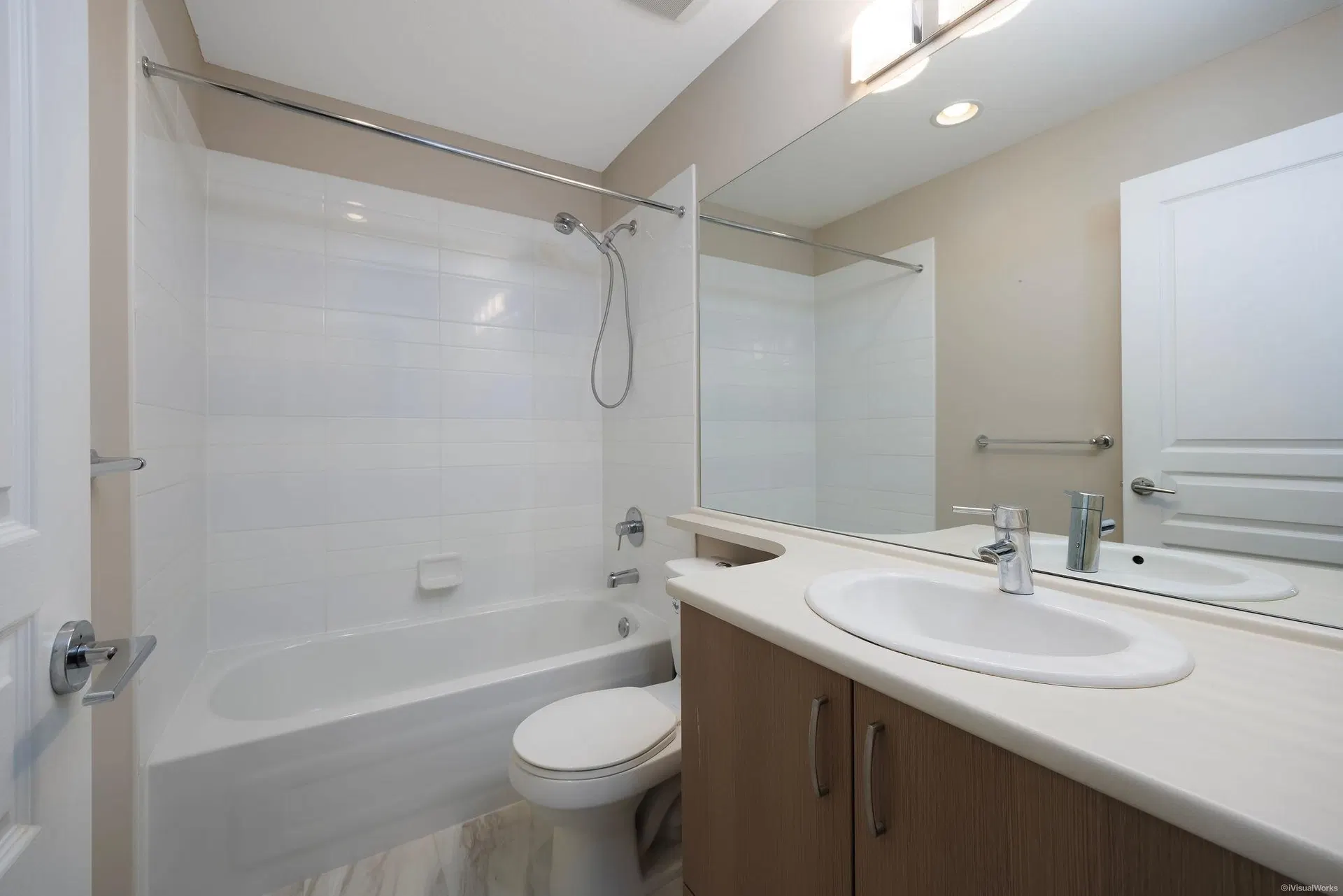 Photo 4 of 23 at #23 – 10415 Delsom Crescent