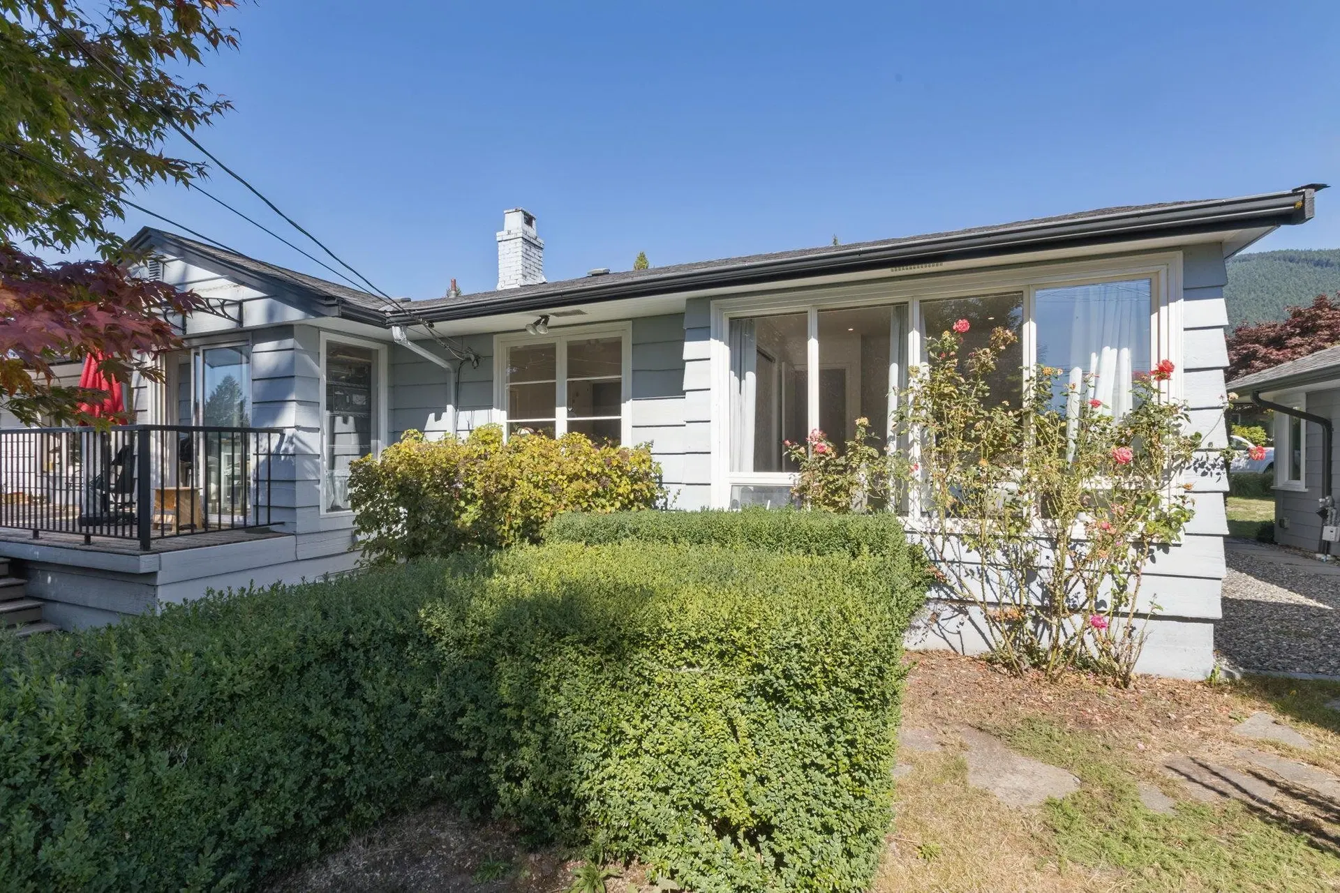Photo 1 of 36 at 915 Wentworth Avenue