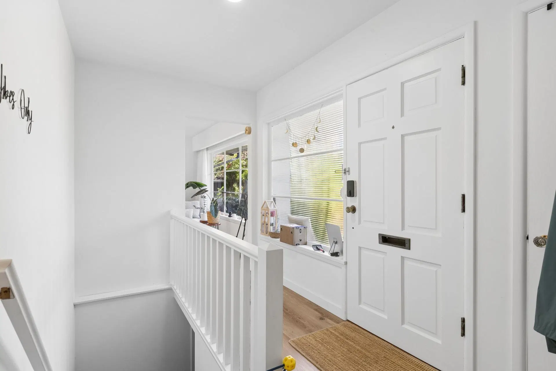 Photo 4 of 36 at 915 Wentworth Avenue