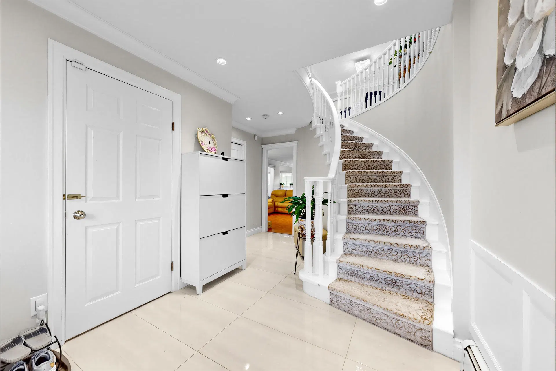 Photo 2 of 40 at 4978 Irmin Street
