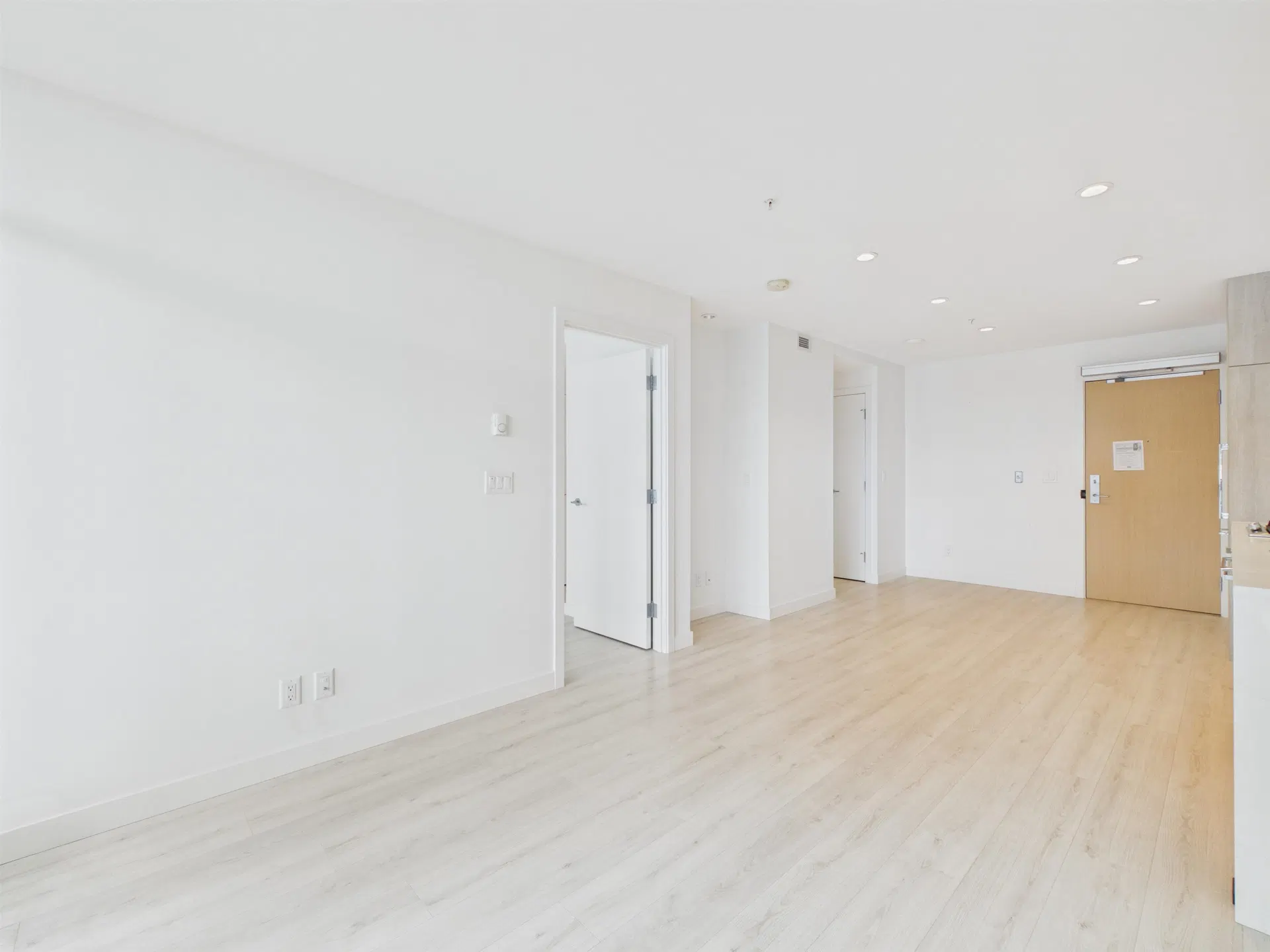Photo 3 of 19 at #1605 – 6080 Mckay Avenue