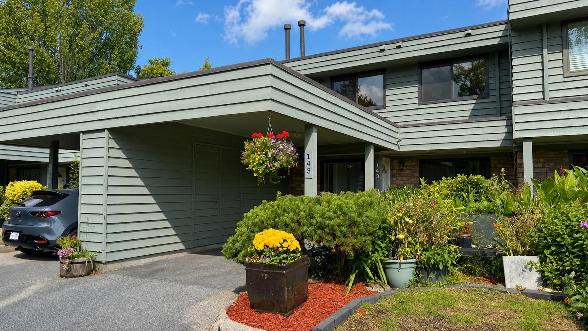 Photo 1 of 31 at #143 – 3031 Williams Road