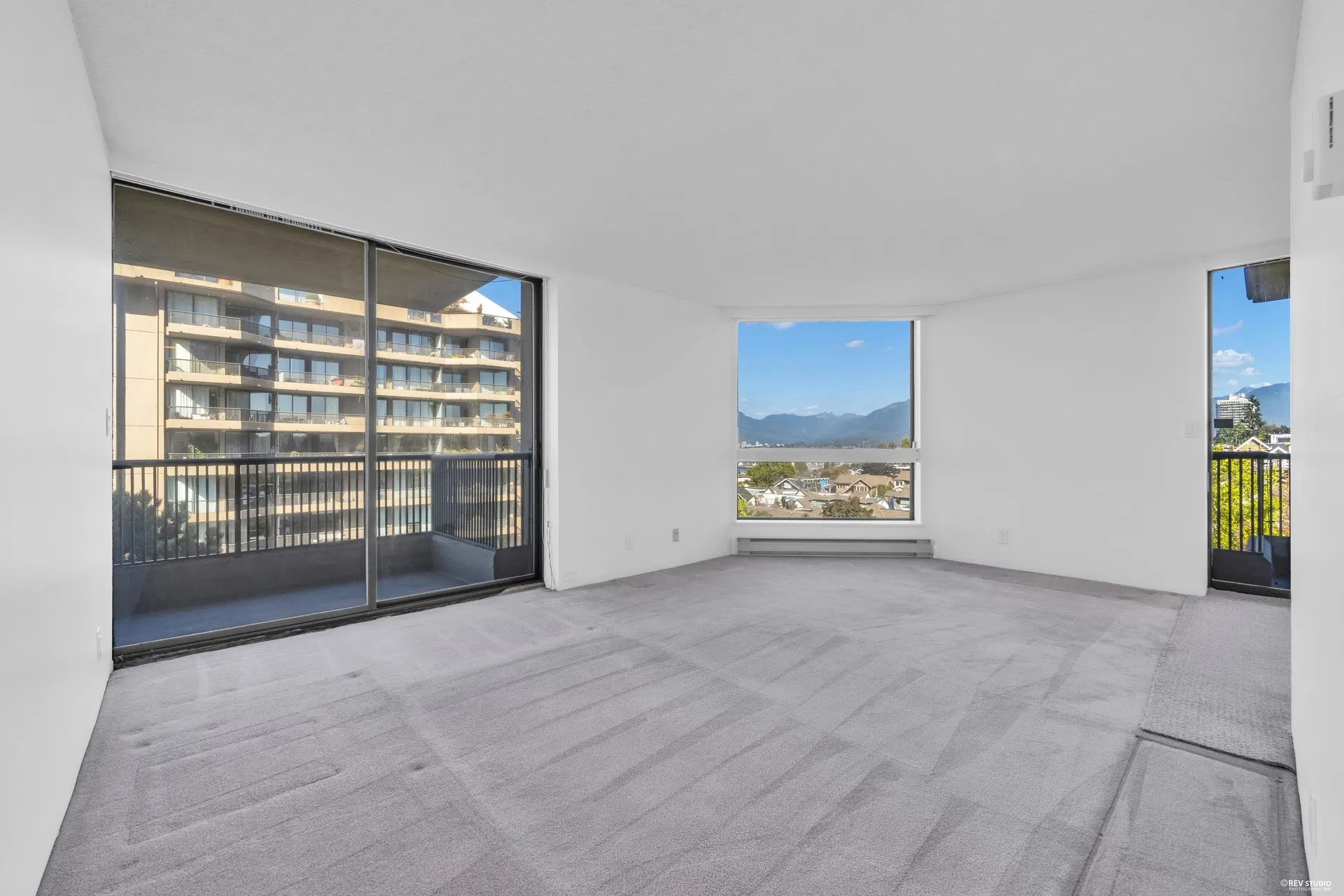 Photo 2 of 27 at #806 – 3760 Albert Street