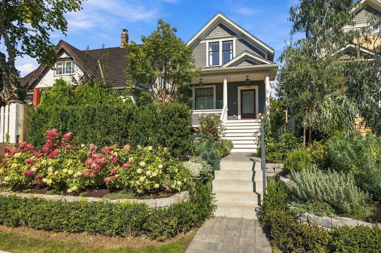 Photo 3 of 40 at 279 E 18th Avenue