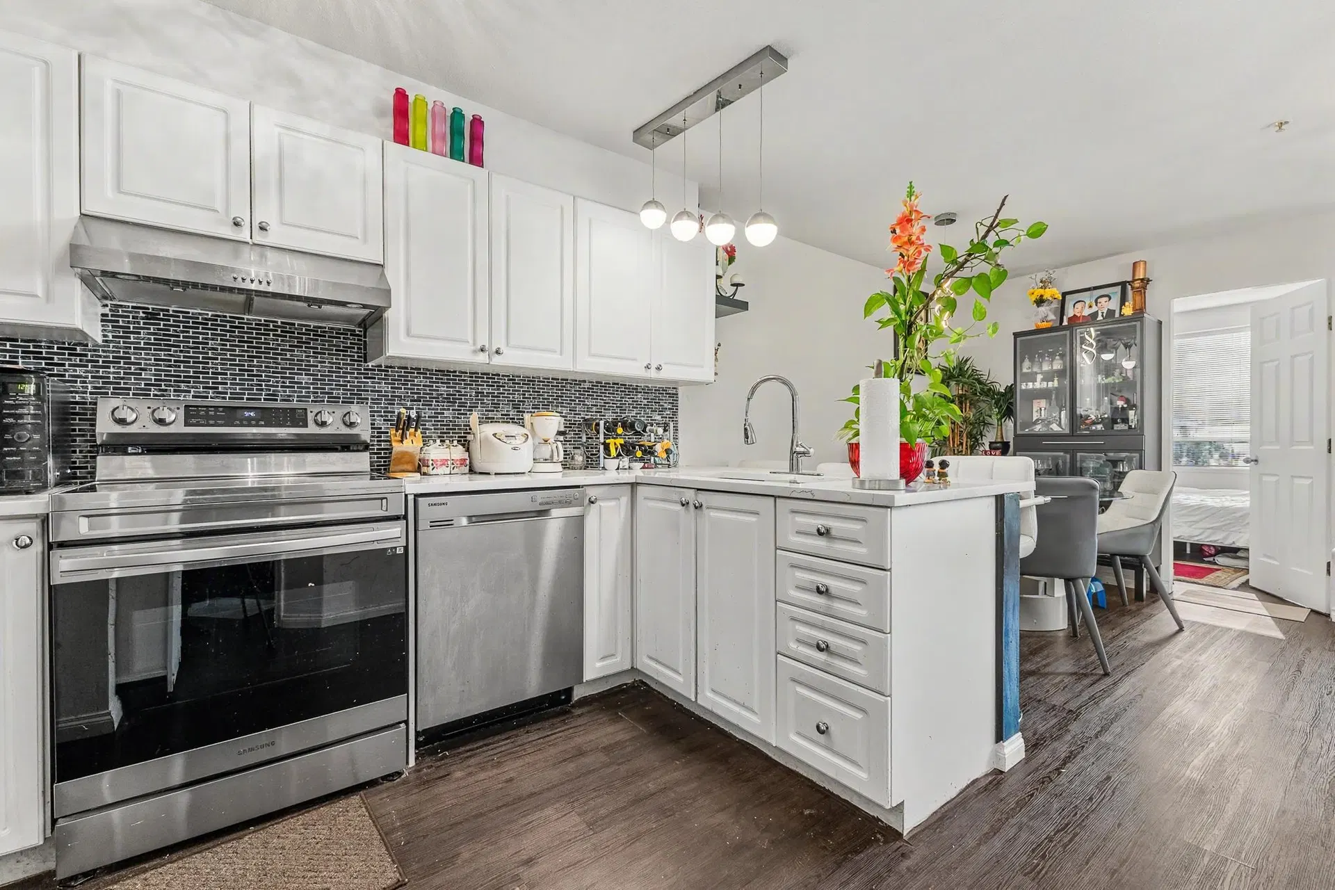 Photo 4 of 37 at #203 – 5555 Victoria Drive