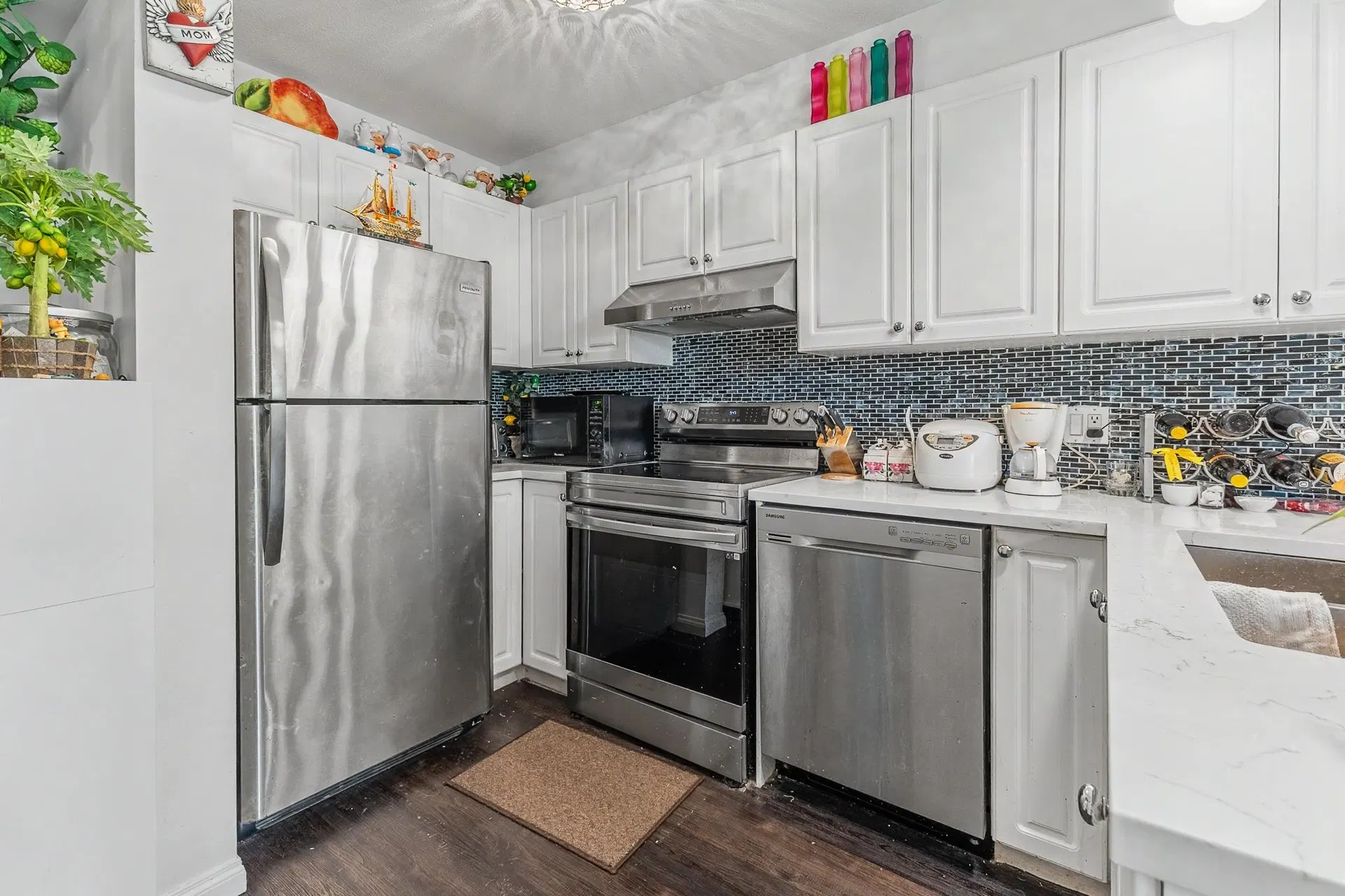 Photo 5 of 37 at #203 – 5555 Victoria Drive