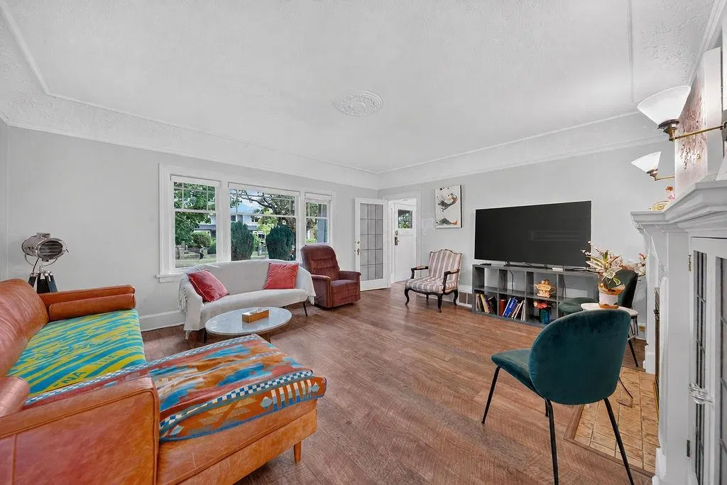 Photo 5 of 35 at 2984 W 39th Avenue