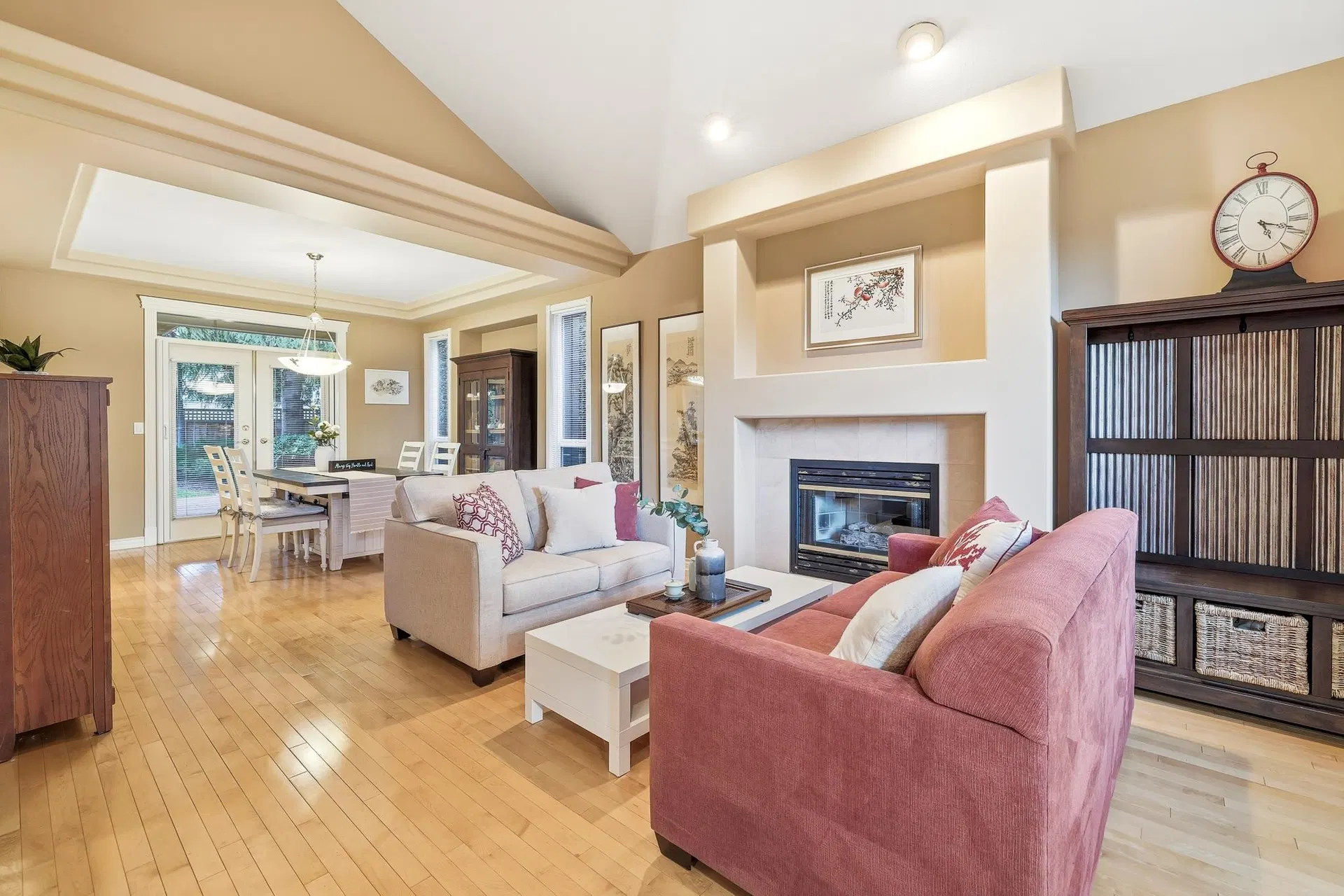 Photo 4 of 40 at 3528 Canterbury Drive