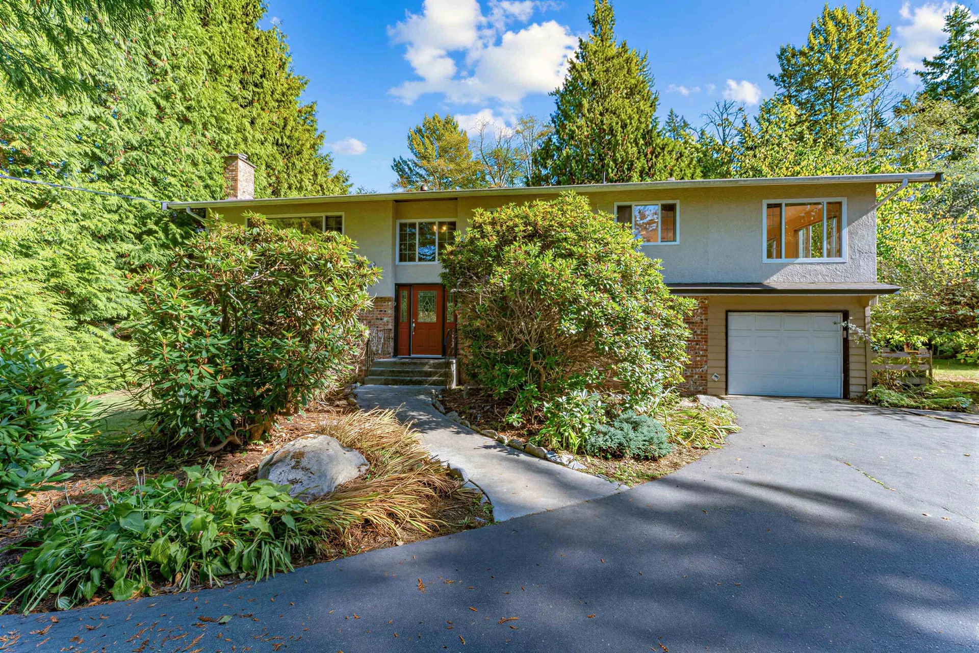 Photo 3 of 39 at 2244 171 Street