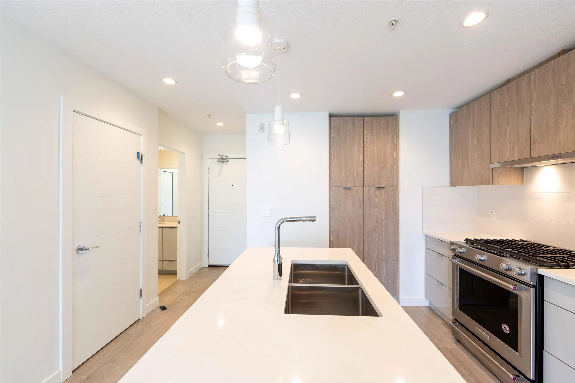 Photo 4 of 33 at #203 – 108 E 8th Street