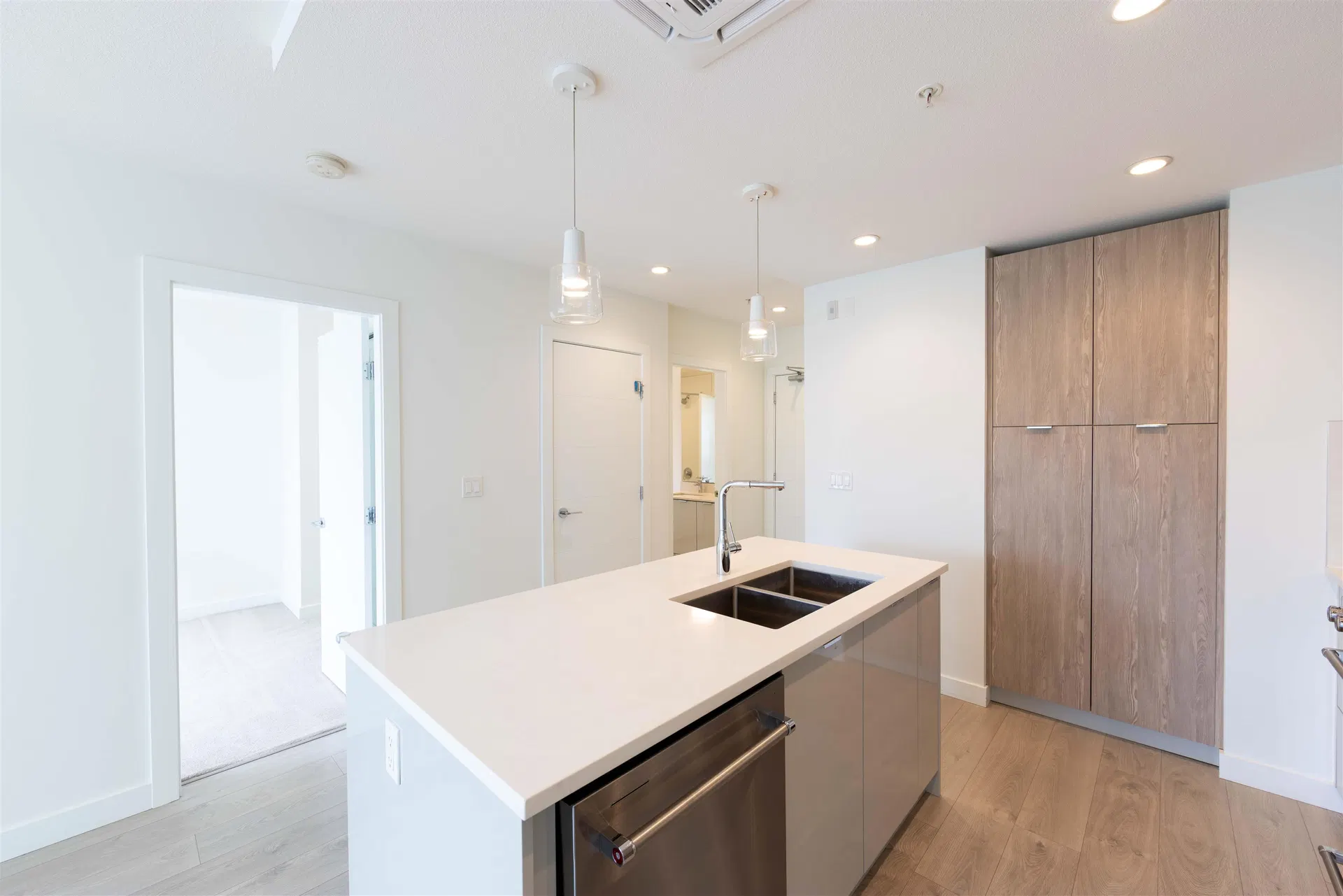 Photo 5 of 33 at #203 – 108 E 8th Street