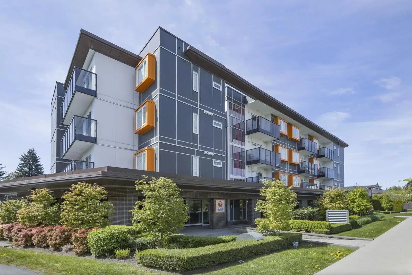 #206 – 5288 Beresford Street