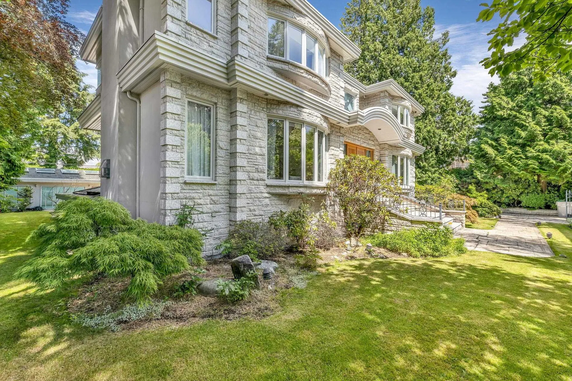 Photo 4 of 23 at 1569 W 35th Avenue