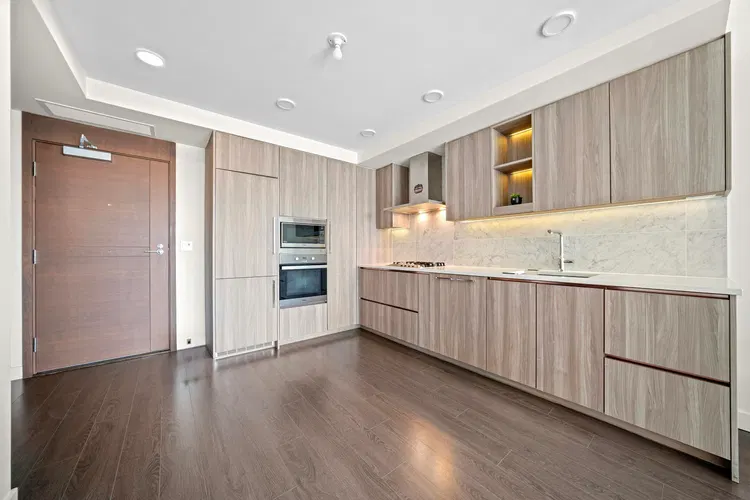 Photo 4 of 17 at #1107 – 433 SW Marine Drive