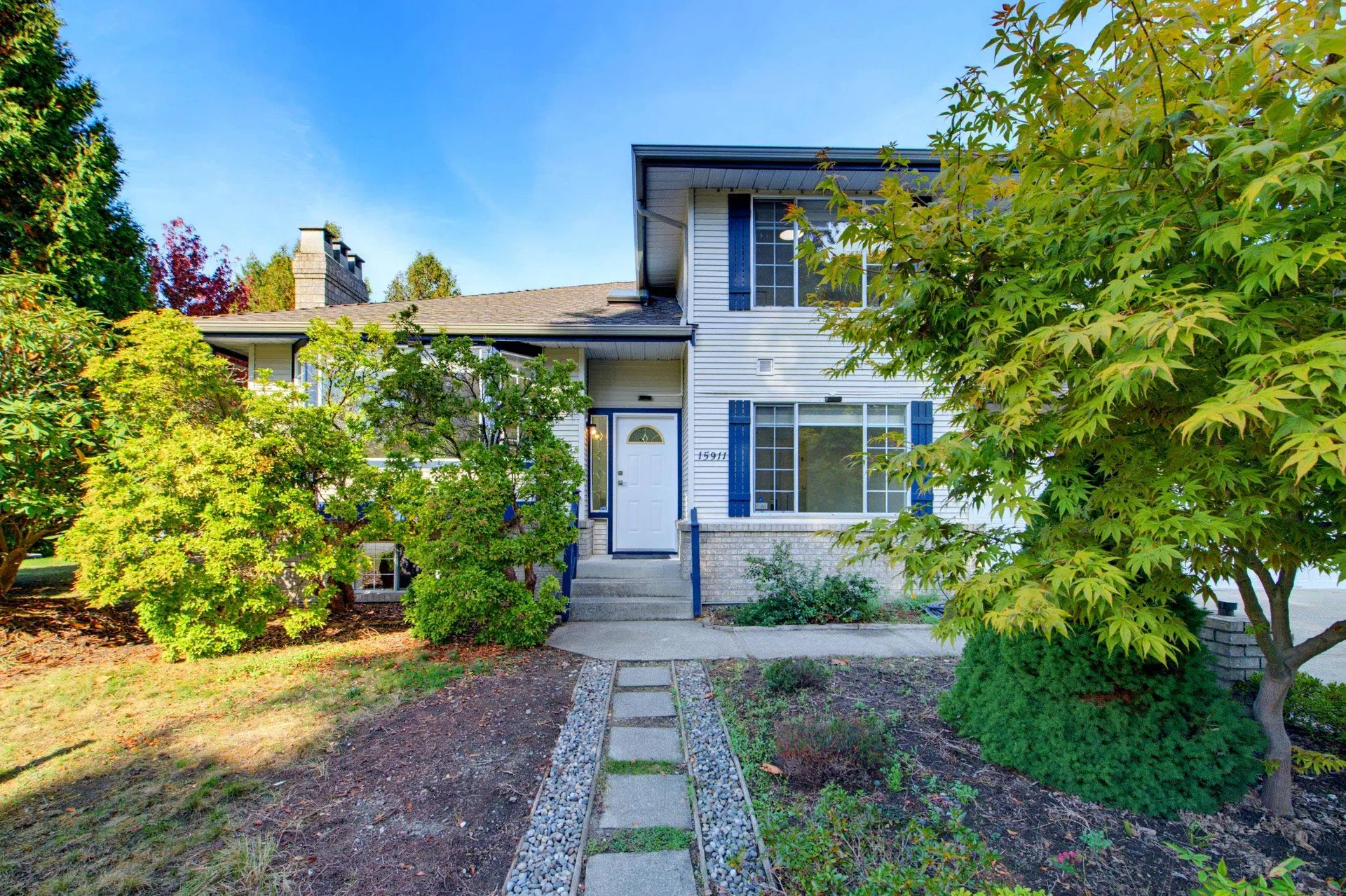 Photo 3 of 40 at 15911 111 Avenue