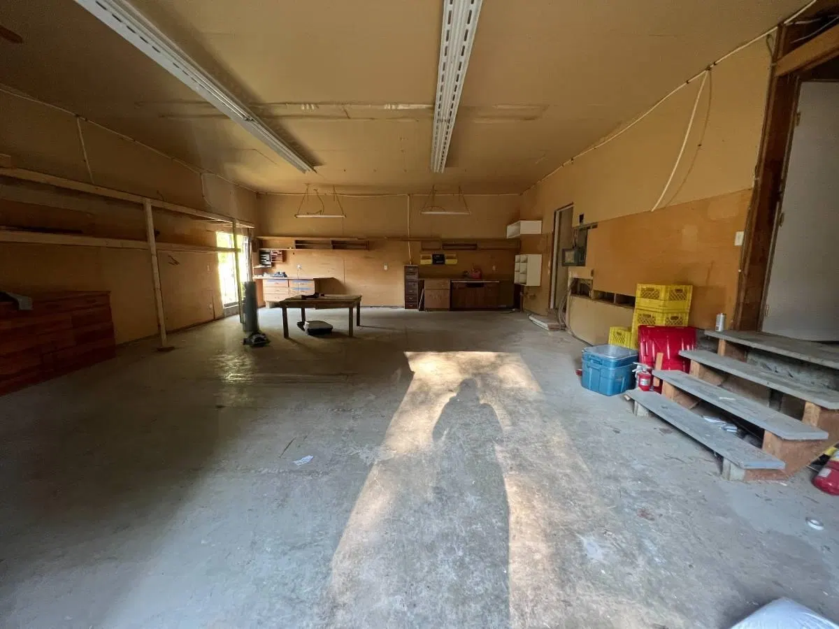 Photo 5 of 10 at Shop – 25457 112 Ave
