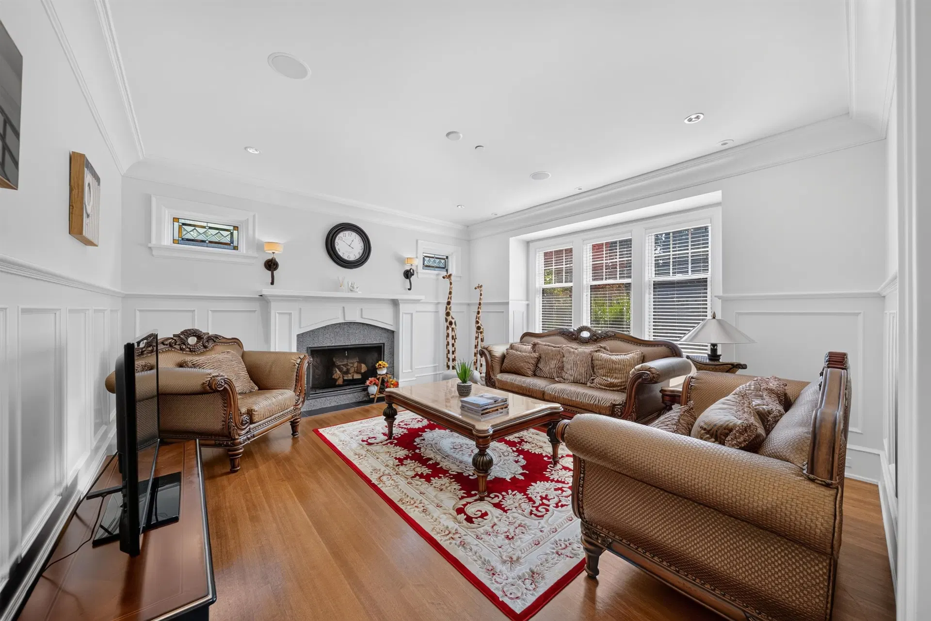 Photo 3 of 28 at 2937 W 45th Avenue