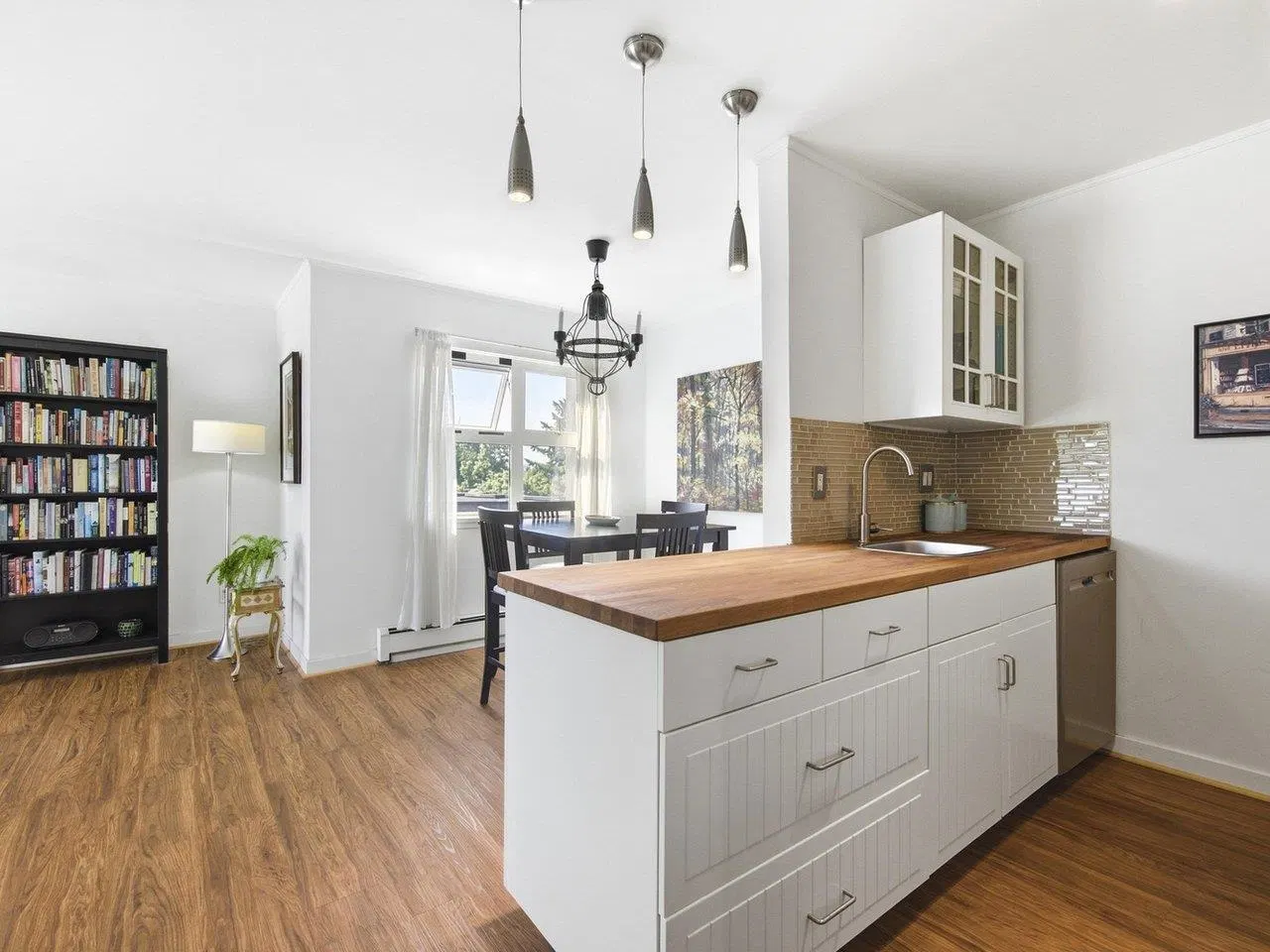 Photo 2 of 21 at #403 – 570 E 8th Avenue