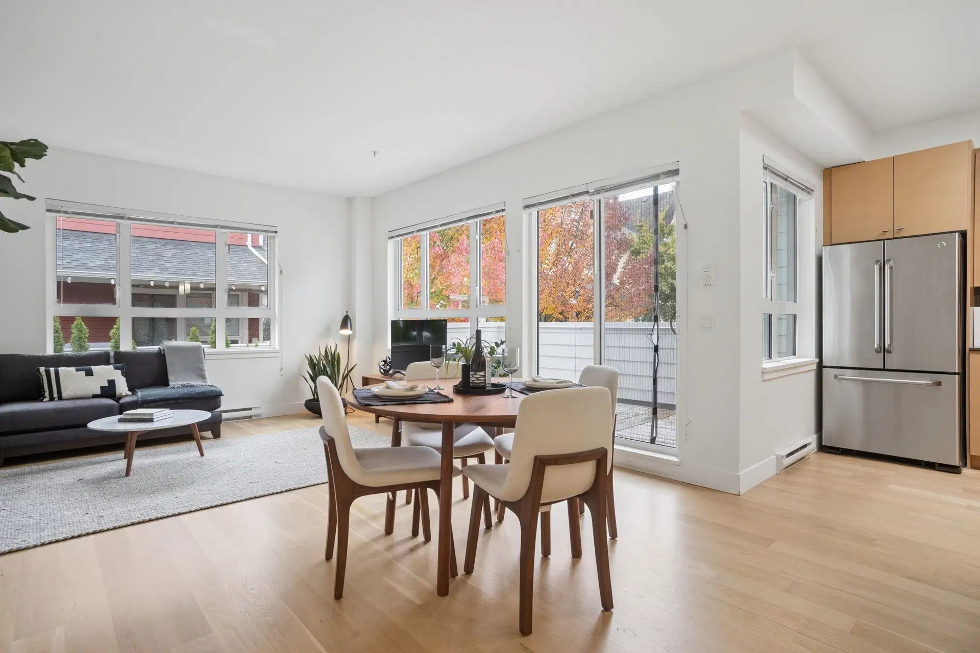 #202 – 260 Ewen Avenue