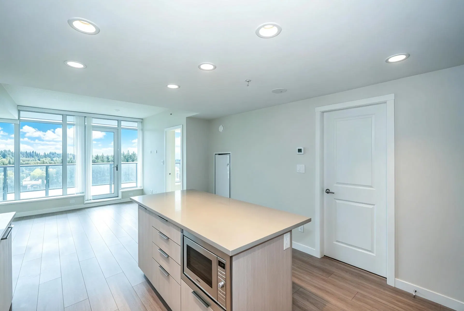 Photo 4 of 40 at #1904 – 1182 Westwood Street