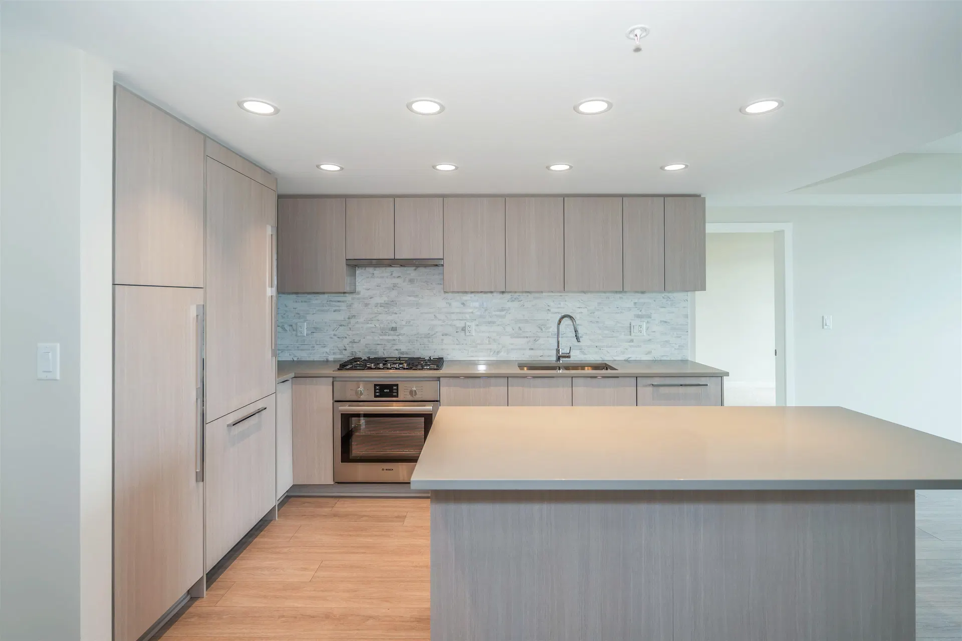 Photo 5 of 40 at #1904 – 1182 Westwood Street