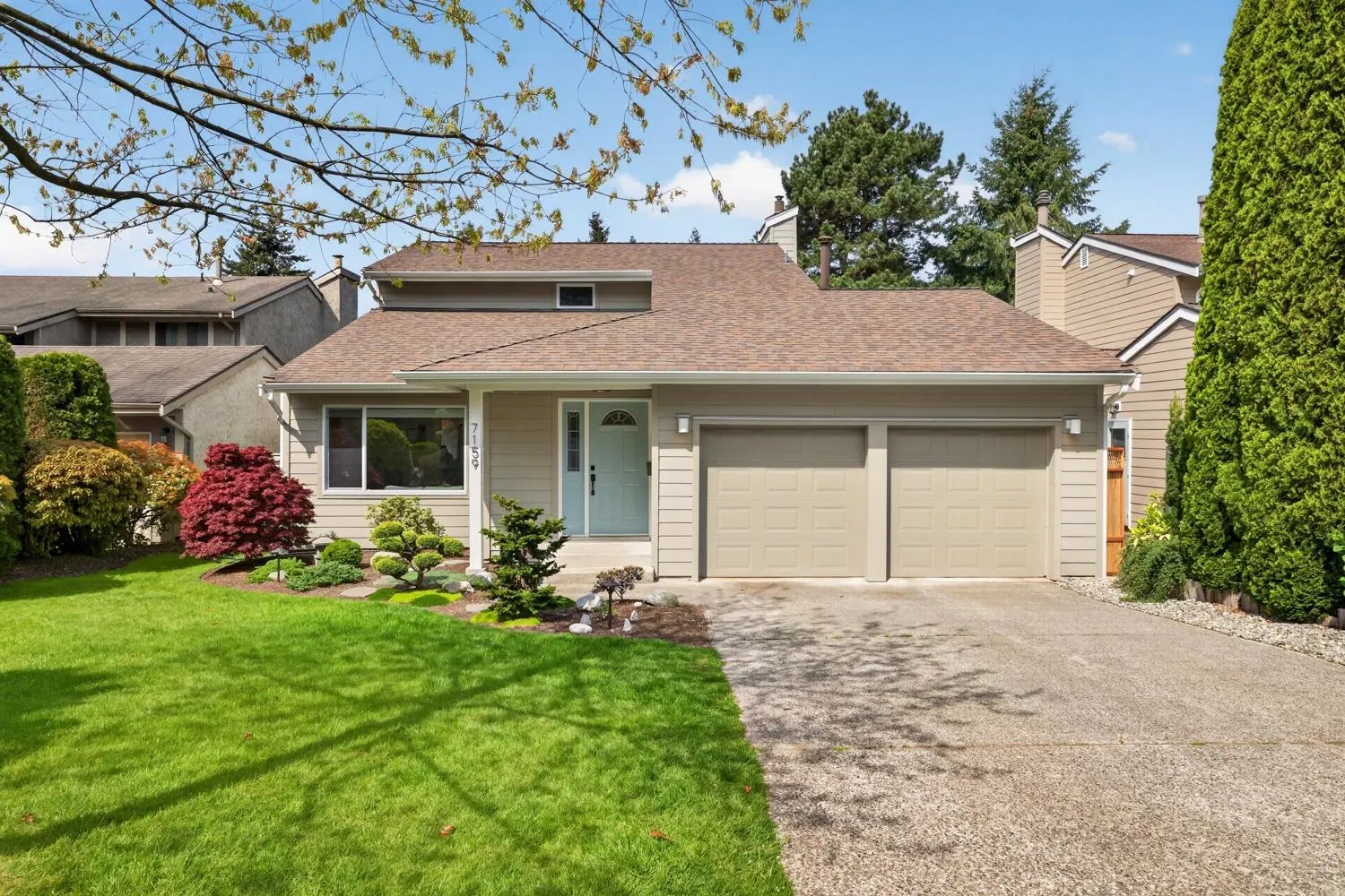 7159 York Crescent