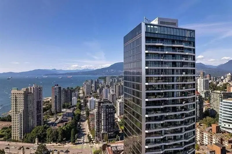 #2301 – 889 Pacific Street