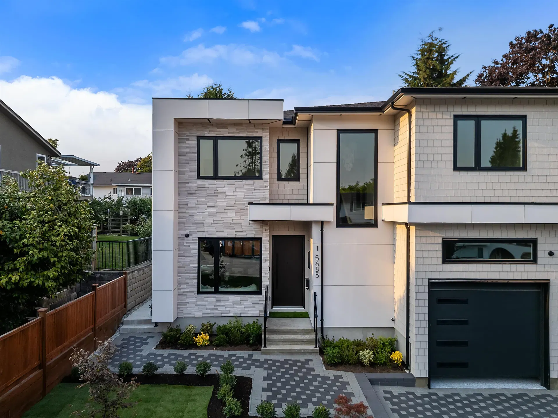 Photo 3 of 40 at #1 – 5685 Forest Street
